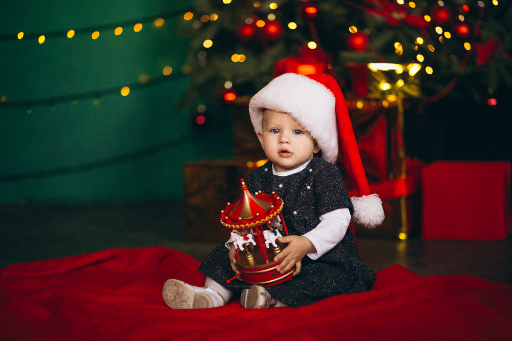 Jingle All the Way: Creating Cherished Memories for Your Newborn's First Christmas Extravaganza!