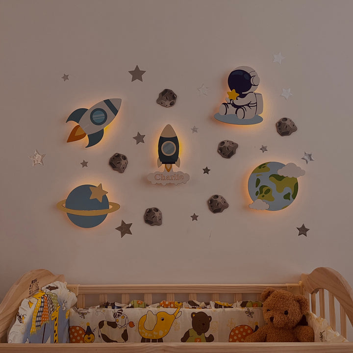 Henkilökohtainen puinen vauvanhuoneen seinävalaisinsarja-avaruusmalli