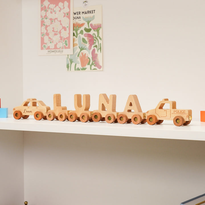 Personalisierte Holzlokomotive mit Kindername