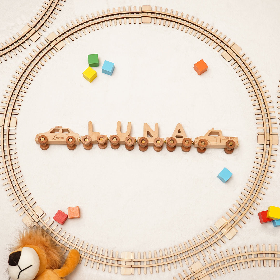 Personalisierte Holzlokomotive mit Kindername