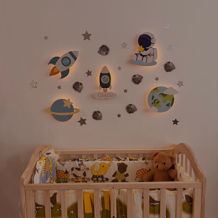 Henkilökohtainen puinen vauvanhuoneen seinävalaisinsarja-avaruusmalli