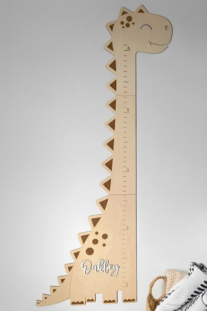 Régua de gráfico de crescimento de altura de bebê de dinossauro de madeira personalizado com nome