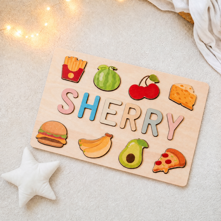 Personalisiertes Baby-Namenspuzzle aus Holz mit Essen