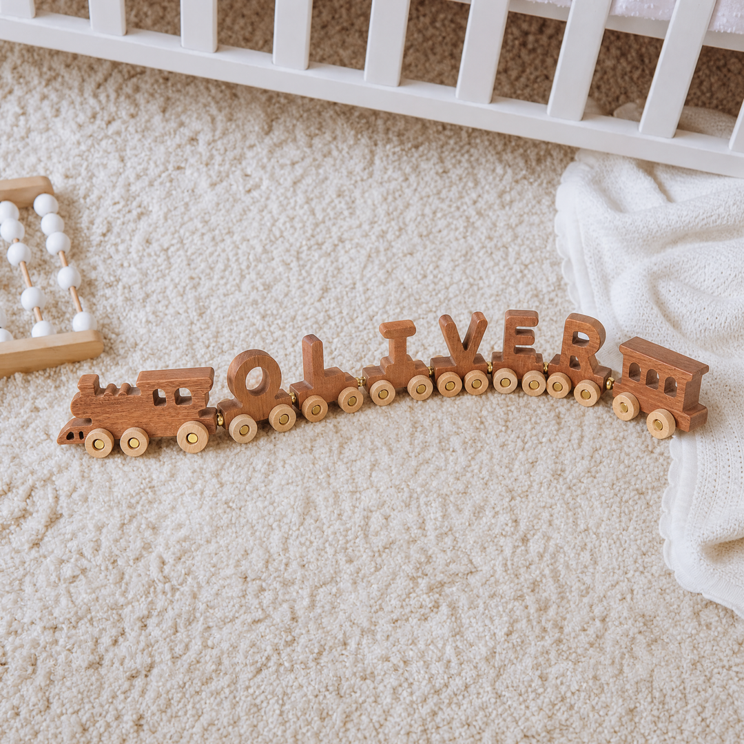 Personalisierte Holzlokomotive mit Kindername