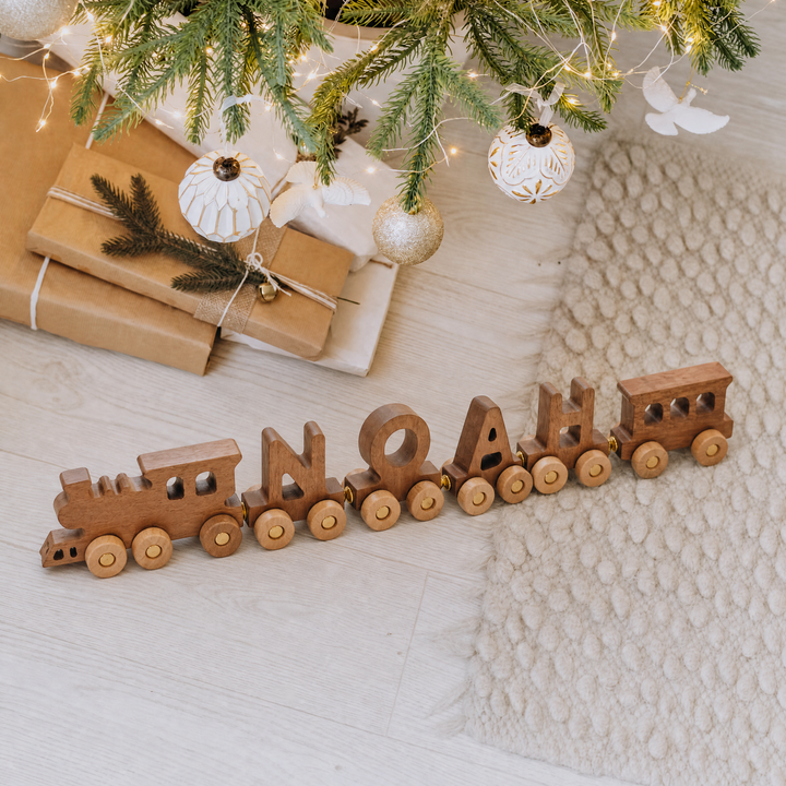 Personalisierte Holzlokomotive mit Kindername